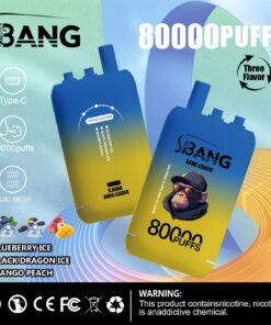 Ein farbenfrohes Vaping-Gerät mit der Aufschrift „S.BANG“ mit verschiedenen Geschmacksrichtungen, einer Kapazität von 80.000 Zügen und Bildern von Beeren und einem Comic-Affen auf einem lebendigen Hintergrund.