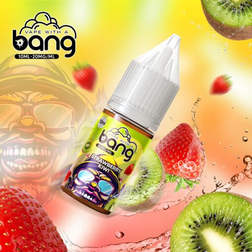 Una botella de jugo de vape Bang con sabor a fresa y kiwi, con una etiqueta vibrante y rodeada de fresas y kiwis.