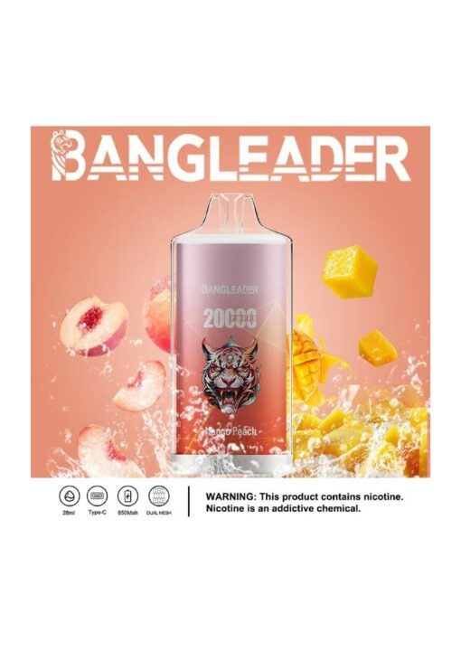 Un appareil de vapotage transparent étiqueté « BANGLEADER MangoPeach » positionné sur un fond pêche et mangue, comportant un graphique de tigre et des détails sur la capacité et les spécifications du produit, avec un avertissement concernant la nicotine en bas.
