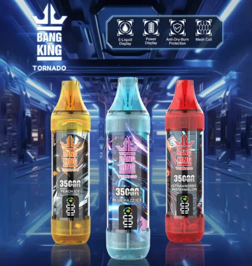 Trois produits de vape Bang King Tornado de différentes couleurs : Peach Ice (jaune), Blue Razz Ice (bleu) et Strawberry Watermelon (rouge), chacun offrant 350 bouffées. L'image présente un arrière-plan futuriste et affiche les caractéristiques du produit.