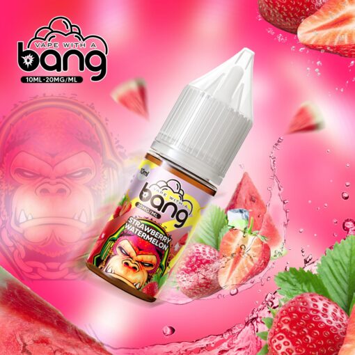 Botella de e-líquido Bang con sabor a fresa y sandía, con un diseño vibrante y fresas y rodajas de sandía de fondo.