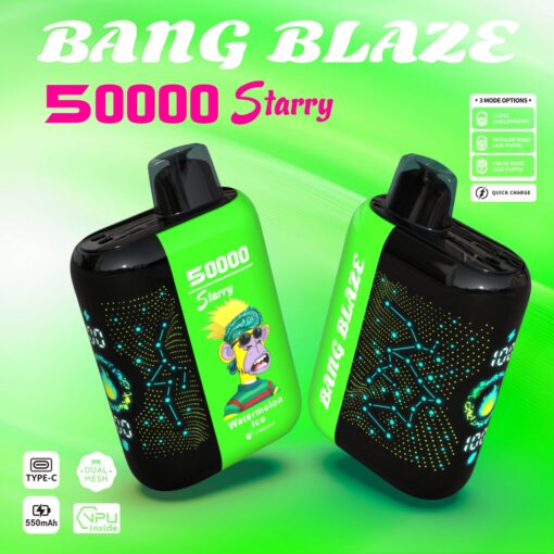 Deux appareils de vapotage jetables colorés étiquetés « BANG BLAZE 50000 Starry » avec une saveur de glace à la pastèque, avec un graphisme de singe de dessin animé et un design vert et noir vibrant mettant en valeur des lumières et des icônes représentant des fonctionnalités telles que la charge rapide et le double maillage.